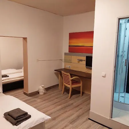 Hotel Admiral מלון