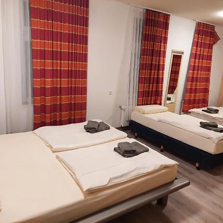 Hotel Admiral מלון